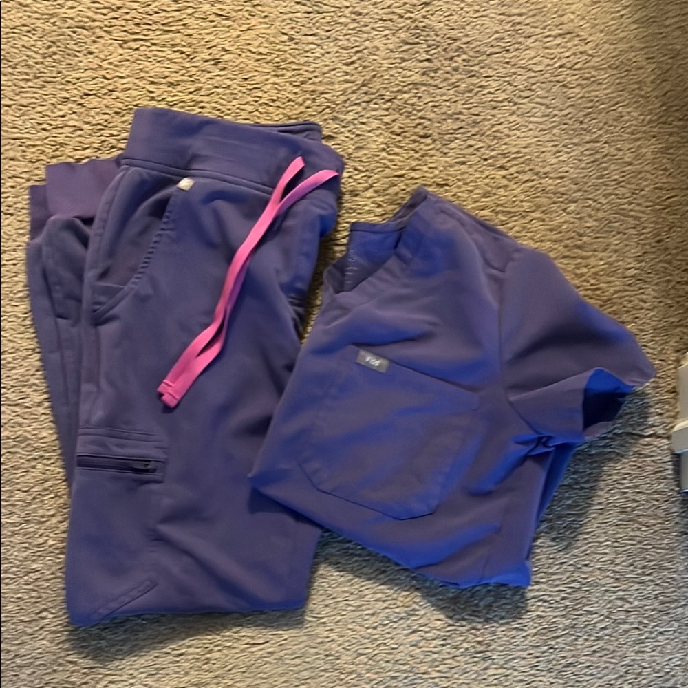 Figs Purple Scrub Set with Pink Drawstring